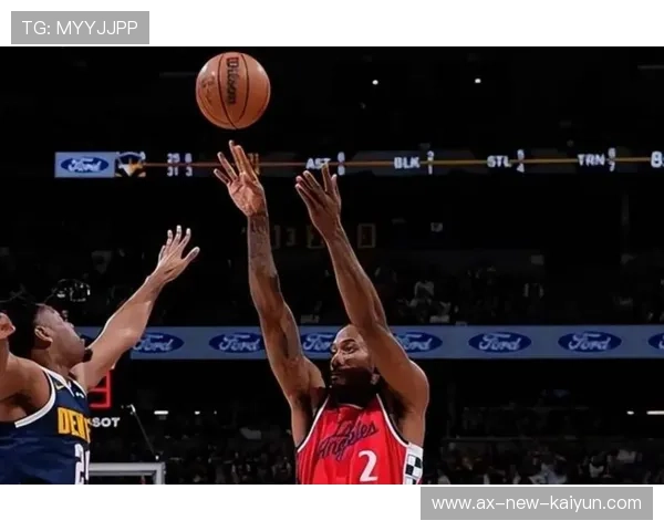 伦纳德中距离起手，全场默认这是解法